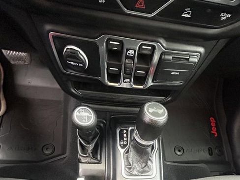 Used 2021 Jeep Wrangler Unlimited Sport image 15