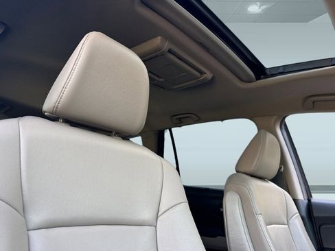 Used 2017 Honda Pilot Touring image 27