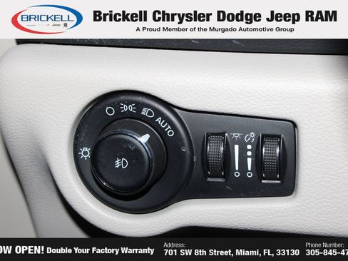 Used 2023 Chrysler Pacifica Touring-L FWD image 29