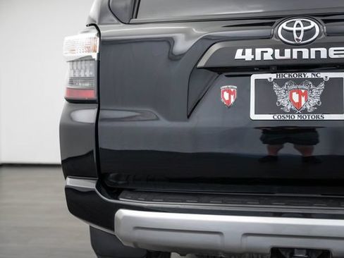 Used 2019 Toyota 4Runner TRD Off-Road Premium AWD/4WD image 38
