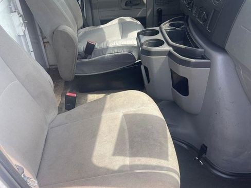 Used 2010 Ford E-350 and Econoline 350 Super Duty RWD image 9