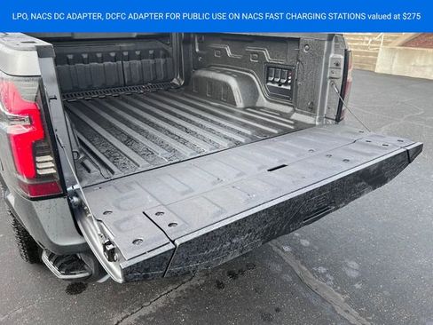 New 2026 Chevrolet Silverado EV Trail Boss w/ Premium Package AWD/4WD image 13