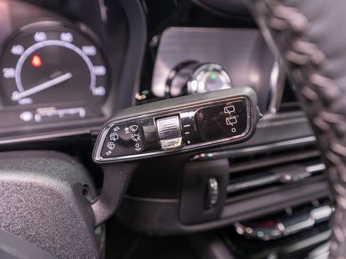 Used 2021 Lincoln Corsair AWD w/ Premium Package image 30