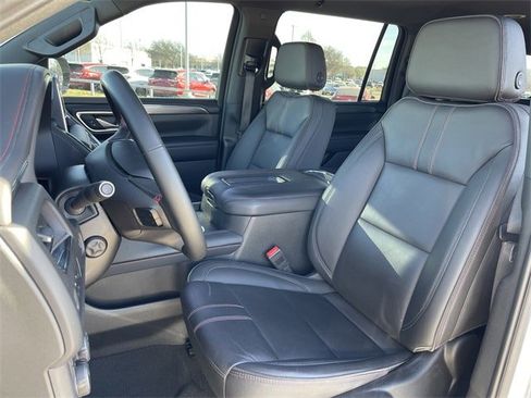 Used 2024 Chevrolet Suburban RST w/ Luxury Package image 25
