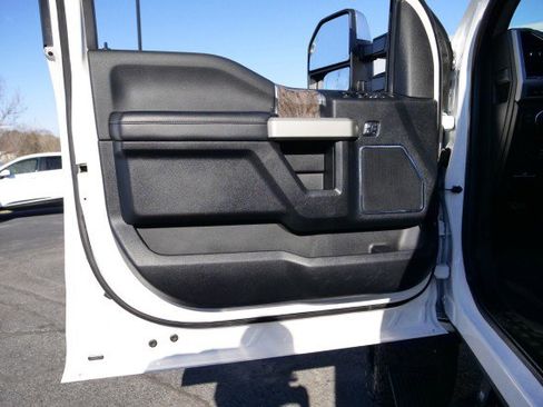 Used 2018 Ford F250 Lariat w/ Lariat Ultimate Package image 31