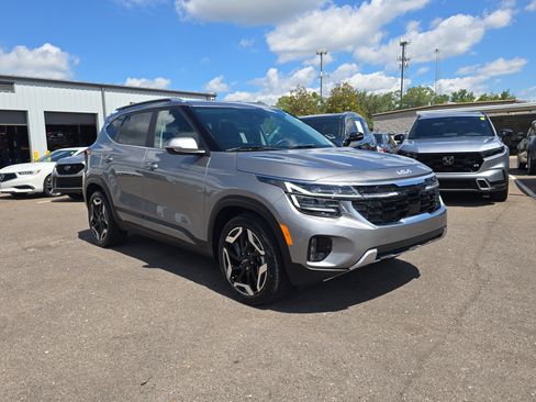 Certified 2024 Kia Seltos SX AWD/4WD image 2