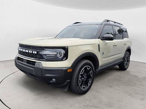 Certified 2025 Ford Bronco Sport Outer Banks AWD/4WD image 3