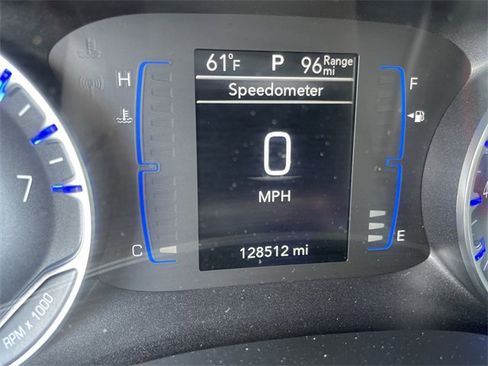 Used 2019 Chrysler Pacifica Touring-L image 23