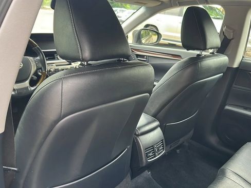 Used 2013 Lexus ES 350 FWD image 17