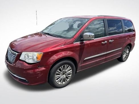 Used 2014 Chrysler Town & Country Touring-L w/ Driver Convenience Group FWD image 6