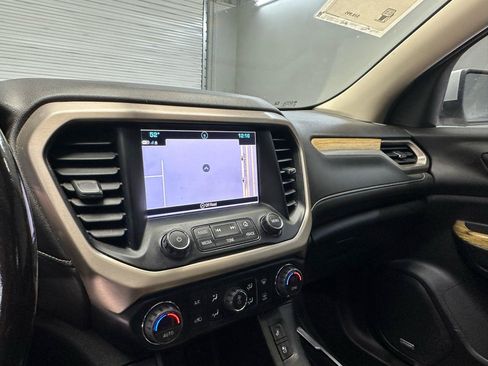 Used 2019 GMC Acadia Denali w/ Technology Package FWD image 23