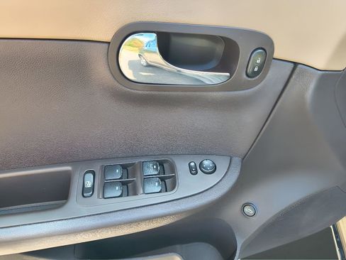 Used 2010 Chevrolet Malibu LT image 11