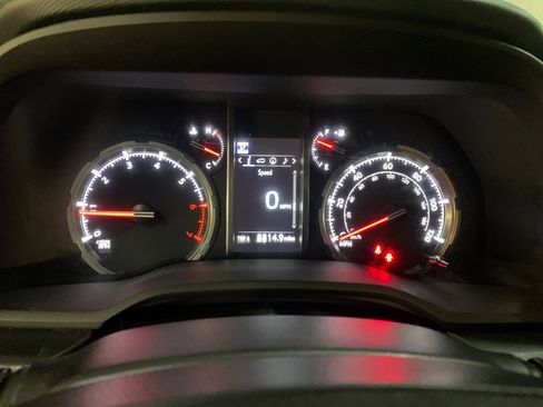 Used 2021 Toyota 4Runner TRD Off-Road Premium w/ Moonroof Package AWD/4WD image 31