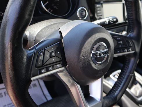 Used 2022 Nissan Rogue Sport SV AWD/4WD image 23