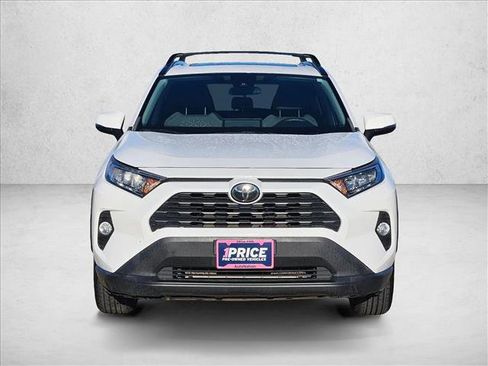 Used 2020 Toyota RAV4 XLE image 2