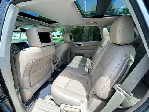 Used 2014 Nissan Pathfinder Platinum w/ Platinum Premium Package FWD image 13