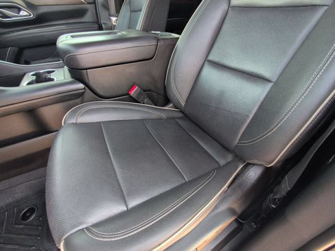 Used 2023 Chevrolet Suburban Premier AWD/4WD image 24