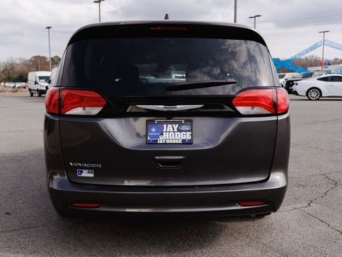 Used 2023 Chrysler Voyager LX FWD image 43