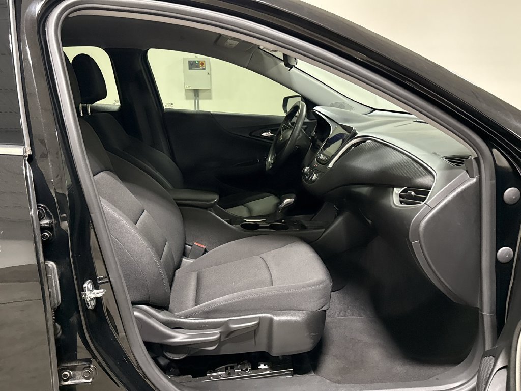 Used 2022 Chevrolet Malibu LS FWD image 21