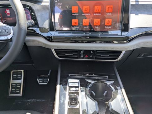 New 2026 Volkswagen Atlas Peak Edition AWD/4WD image 32