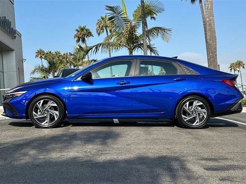 Used 2025 Hyundai Elantra Sport image 7