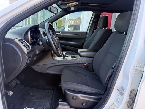 Used 2014 Jeep Grand Cherokee Laredo w/ Security & Convenience Group AWD/4WD image 11