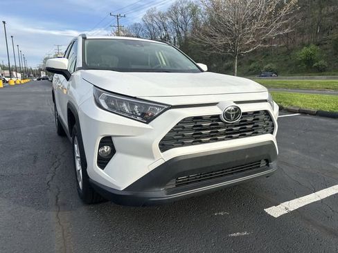 Used 2019 Toyota RAV4 XLE w/ Convenience Package image 13