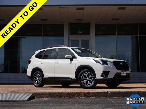 Used 2023 Subaru Forester Premium image 1