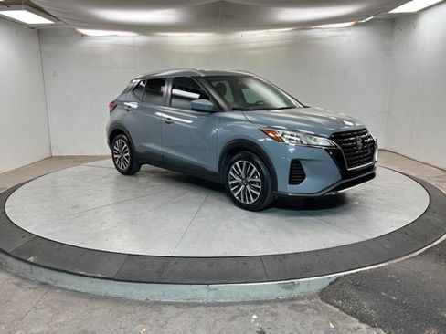 Used 2021 Nissan Kicks SV image 7