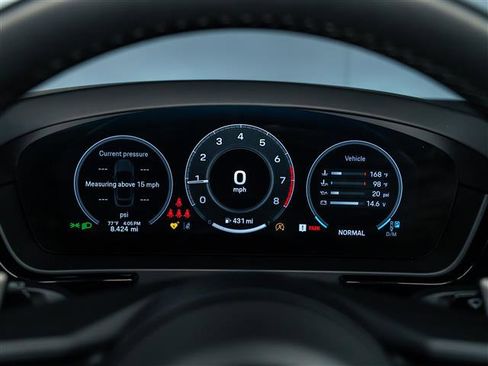 Certified 2026 Porsche Cayenne Coupe AWD/4WD image 21