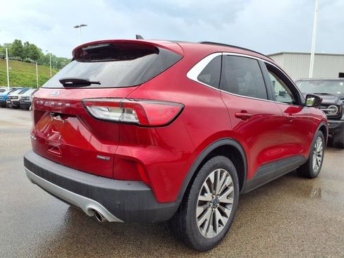 Certified 2022 Ford Escape Titanium image 6