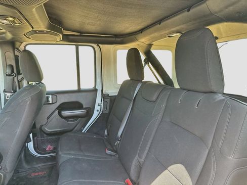 Used 2019 Jeep Wrangler Unlimited Sport S AWD/4WD image 22