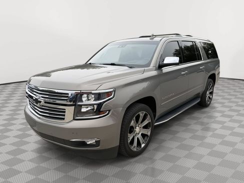 Used 2017 Chevrolet Suburban Premier AWD/4WD image 3