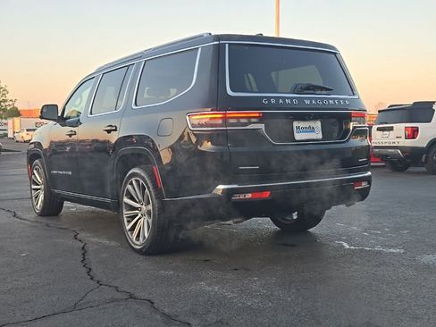 Used 2023 Jeep Grand Wagoneer Series II w/ Flexible Seating Group AWD/4WD image 5