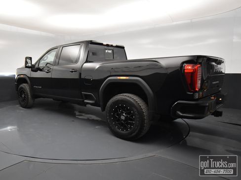 Used 2020 GMC Sierra 2500 AT4 w/ AT4 Premium Package image 4