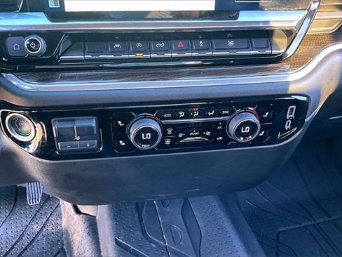 Used 2025 Chevrolet Silverado 1500 LT w/ Texas Edition Plus image 17