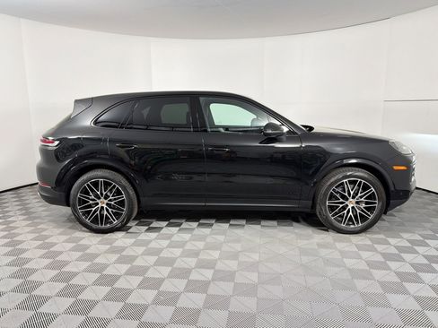 Used 2026 Porsche Cayenne AWD/4WD image 8