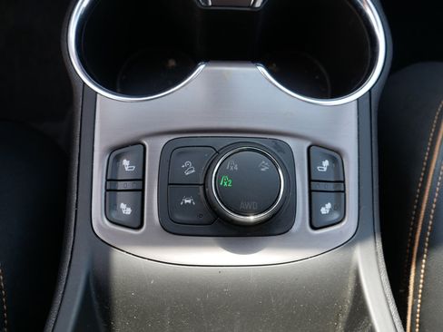 Used 2023 GMC Terrain AT4 AWD/4WD image 25