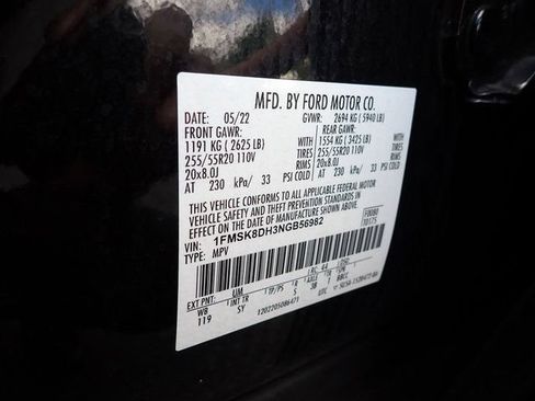 Used 2022 Ford Explorer XLT w/ Equipment Group 202A AWD/4WD image 14