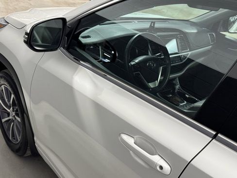 Used 2018 Toyota Highlander XLE image 21