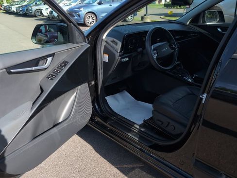 Used 2023 Kia Niro EX FWD image 13