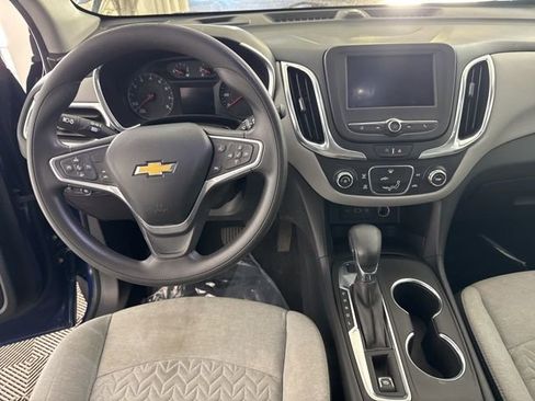 Used 2022 Chevrolet Equinox LS AWD/4WD image 32