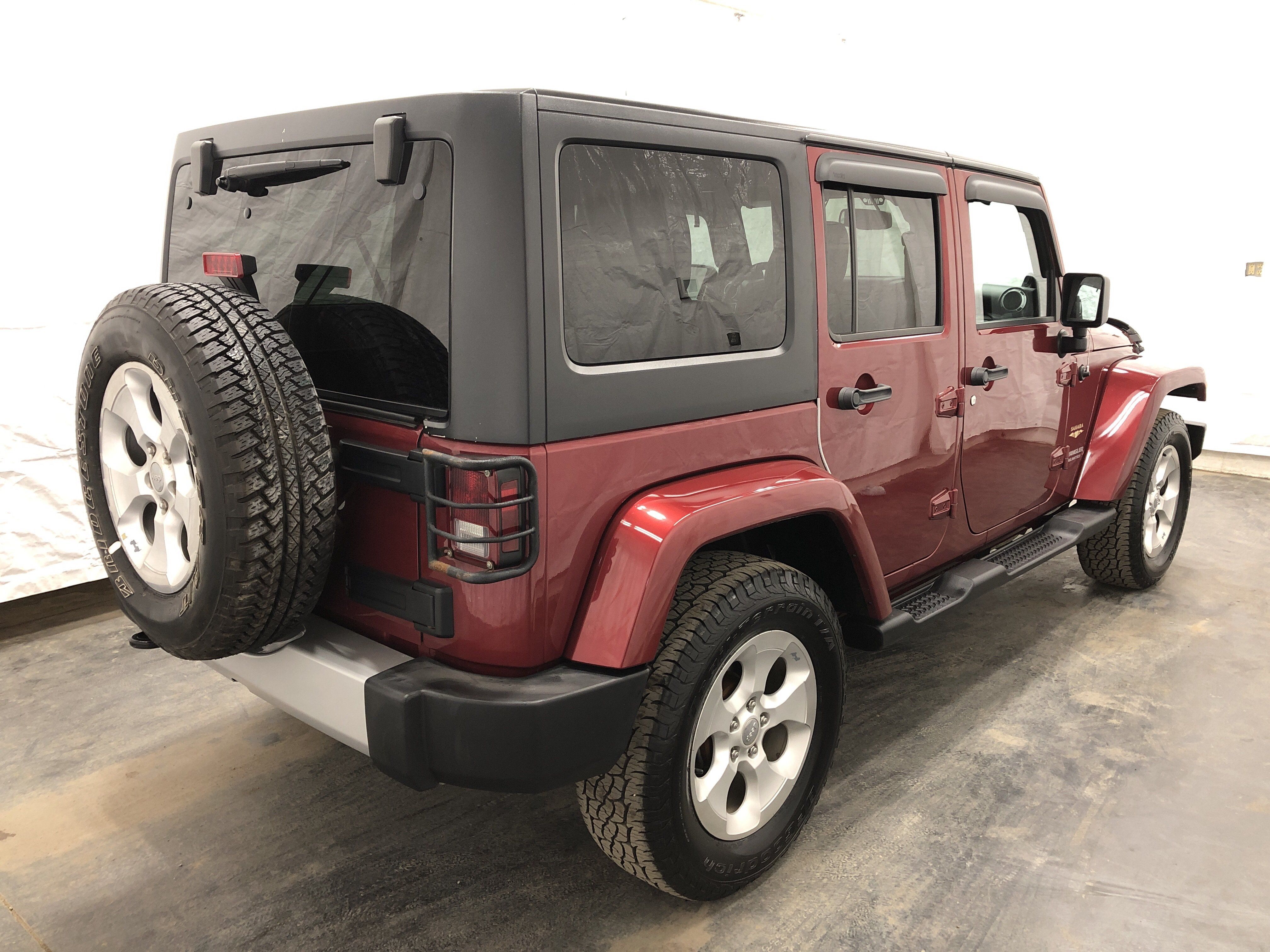 Used 2013 Jeep Wrangler Unlimited Sahara AWD/4WD image 7