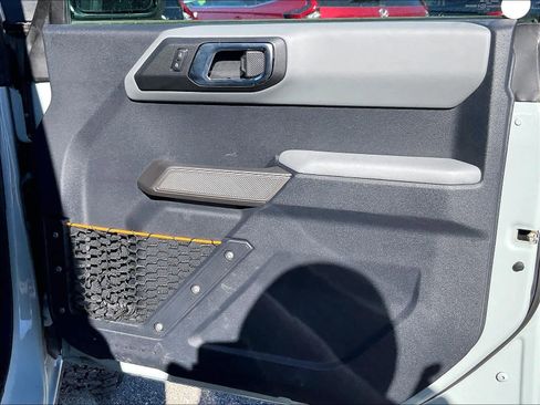 Used 2023 Ford Bronco Badlands image 12