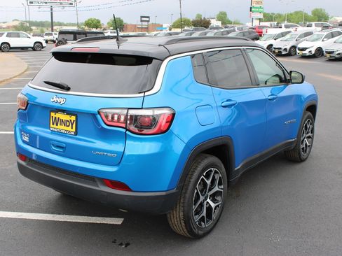 Used 2025 Jeep Compass Limited AWD/4WD image 9