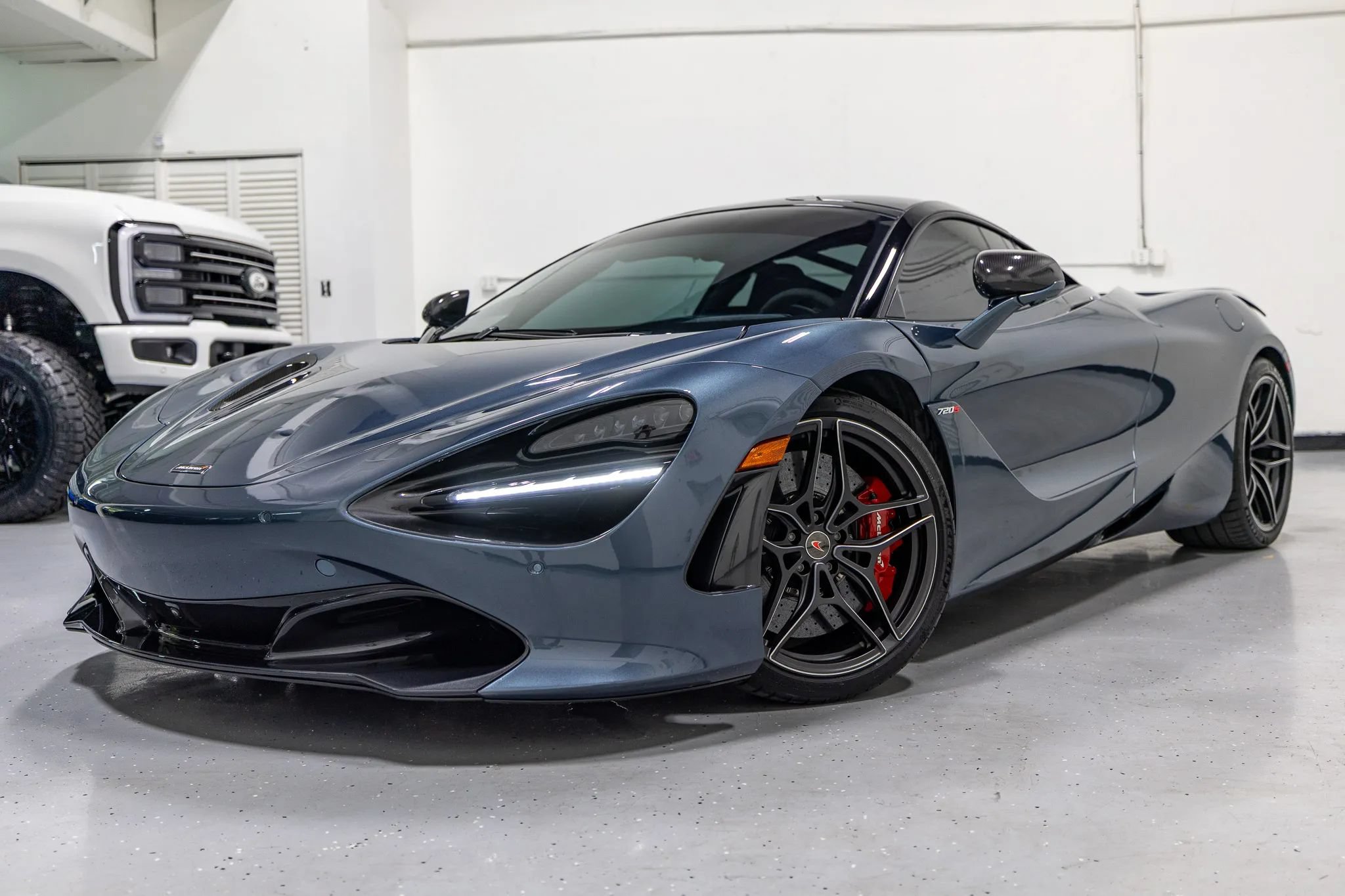 Used 2018 McLaren 720S Performance RWD image 8