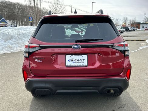 Used 2025 Subaru Forester Premium image 3