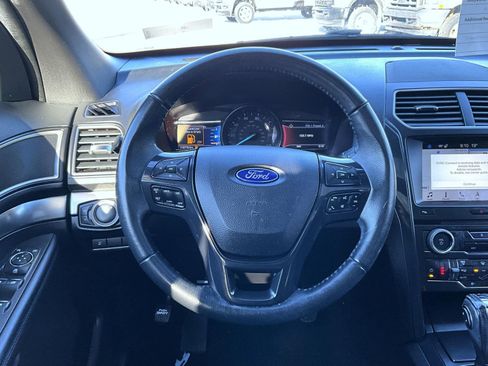 Used 2018 Ford Explorer XLT w/ Equipment Group 202A image 12