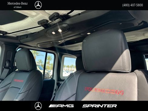 Used 2025 Jeep Wrangler Unlimited Rubicon AWD/4WD image 13