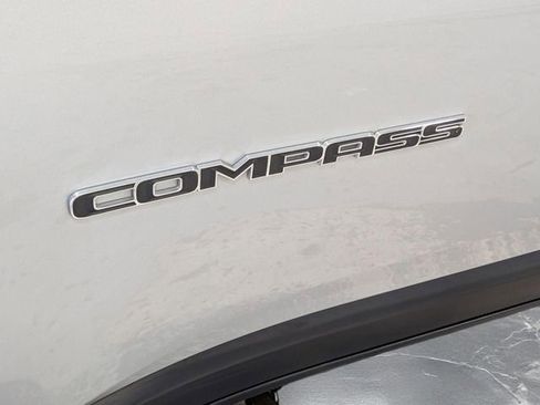 Used 2025 Jeep Compass Limited AWD/4WD image 10